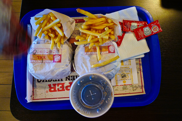 Burger & Chips by Hakan Dahlstrom via Flickr