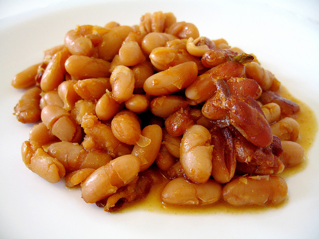 Baked Beans by Marcelo Trasel via Flickr