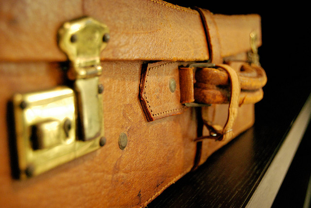 suitcase via flickr by nihanpeker