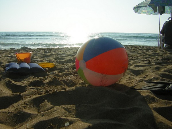 Travel Wardrobe Challenge: Five Things to Do with a Beach Ball