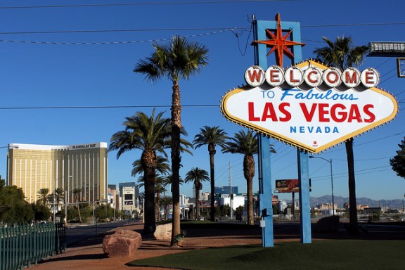 Las Vegas Sign by Prayitno Photography via Flickr