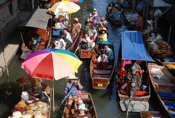 Thailand Floating Market by xiquinhosilva via Flickr