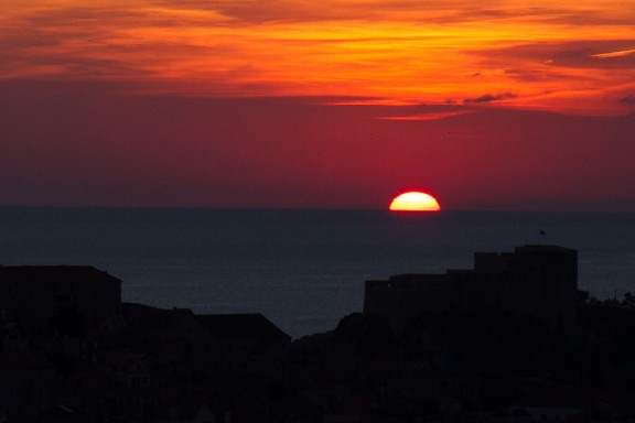 Dunbrovnik sunset by Joanne Goldby via Flickr