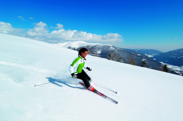 Hit the Slopes this Winter! Here are 4 Cheap Ski Deals